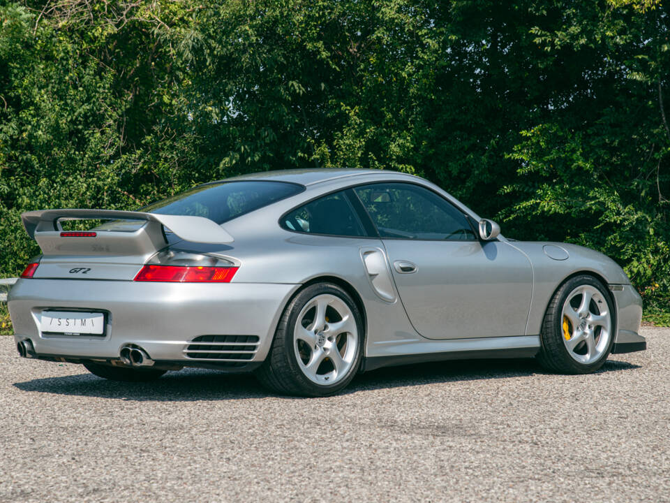 Image 6/80 of Porsche 911 GT2 (2001)