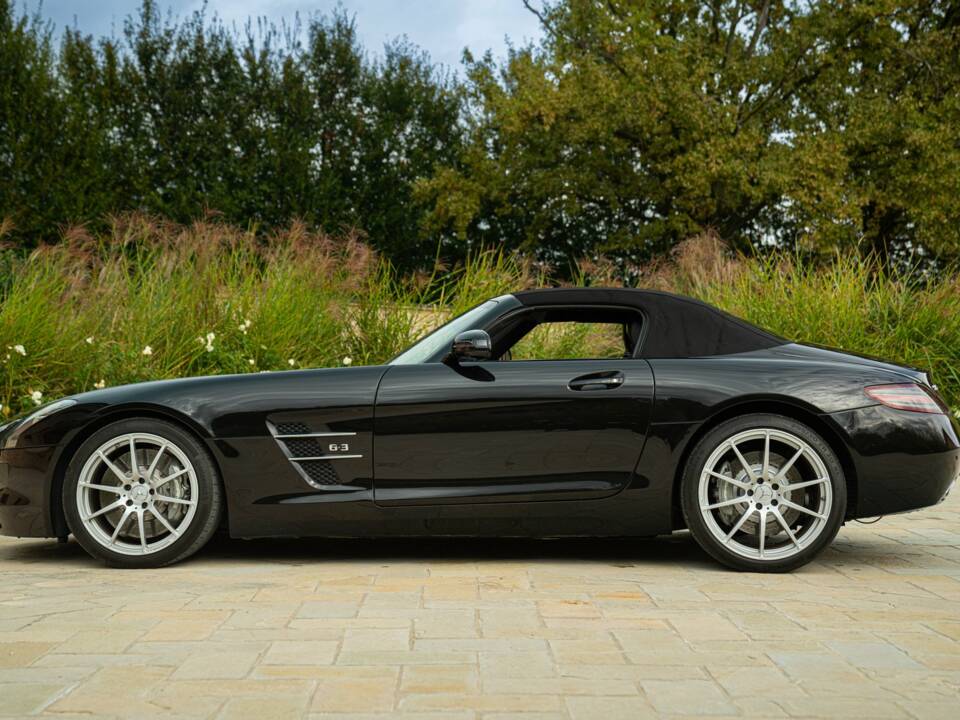 Afbeelding 4/50 van Mercedes-Benz SLS AMG Roadster (2011)