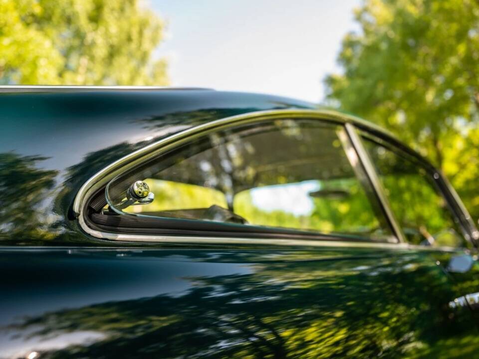 Afbeelding 23/76 van Aston Martin DB 4 (1961)