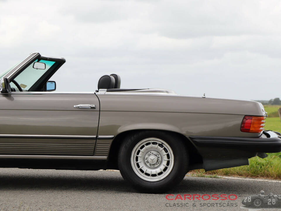 Image 23/42 of Mercedes-Benz 380 SL (1982)