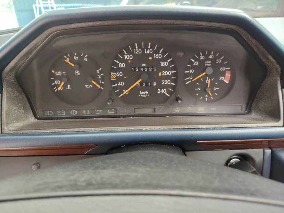 Afbeelding 21/40 van Mercedes-Benz E 200 (1996)