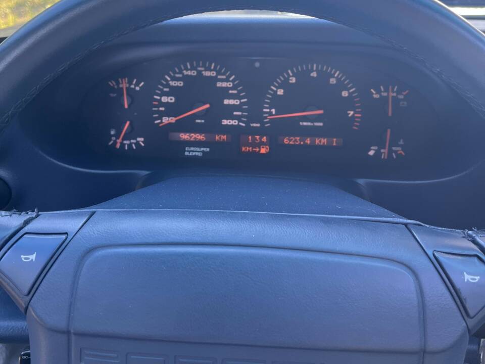Image 18/26 of Porsche 928 GTS (1995)