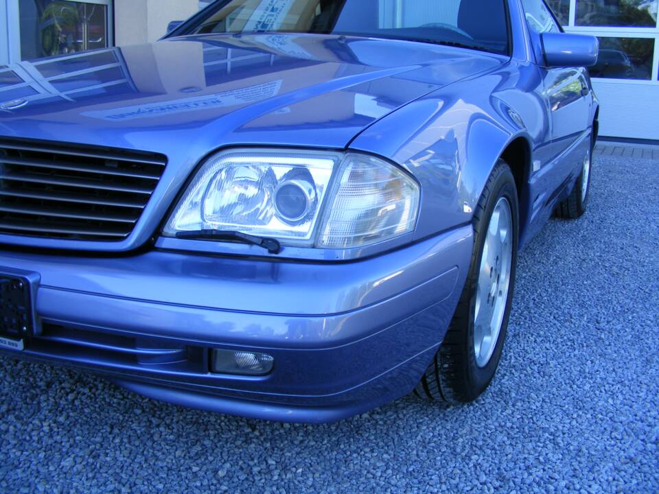 Immagine 15/39 di Mercedes-Benz SL 320 (1997)