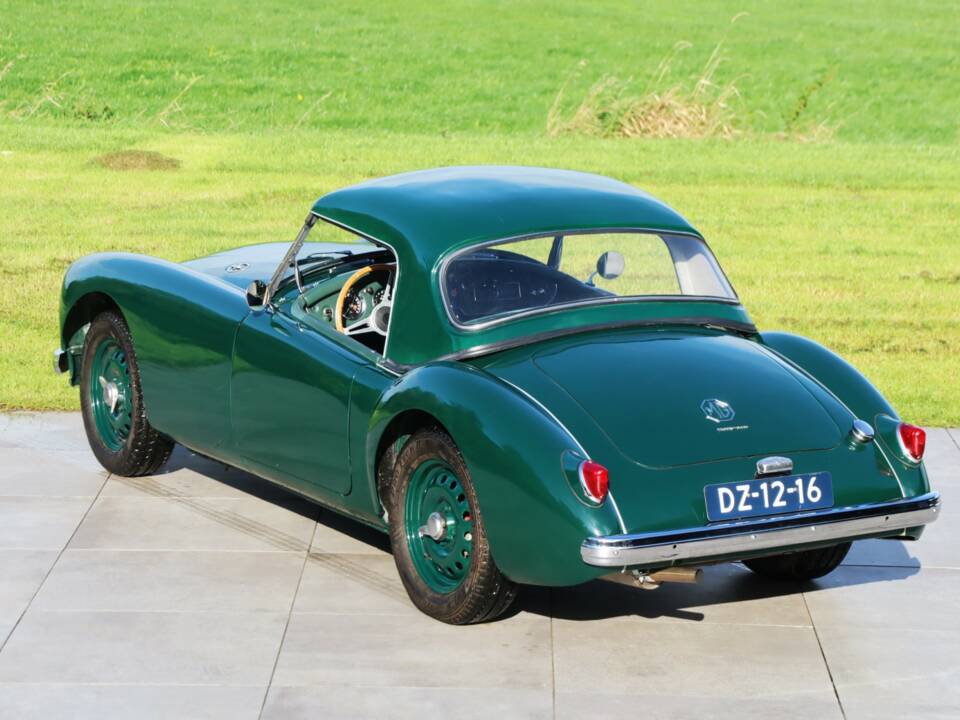 Image 2/50 of MG MGA Twin Cam (1959)