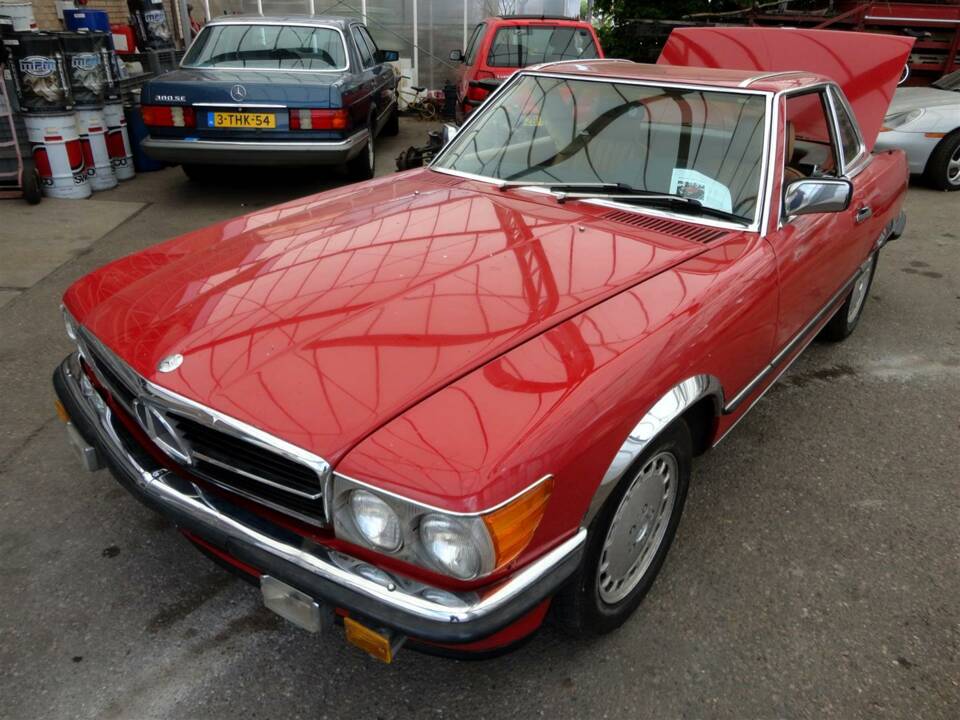 Bild 4/16 von Mercedes-Benz 560 SL (1986)