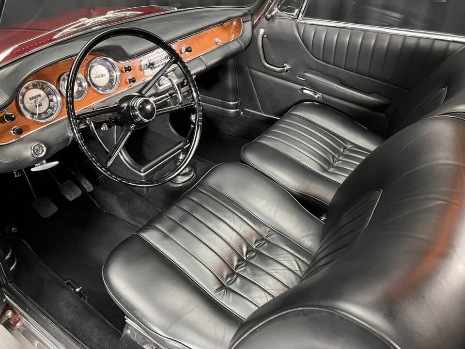 Image 2/8 of BMW 3200 CS (1965)