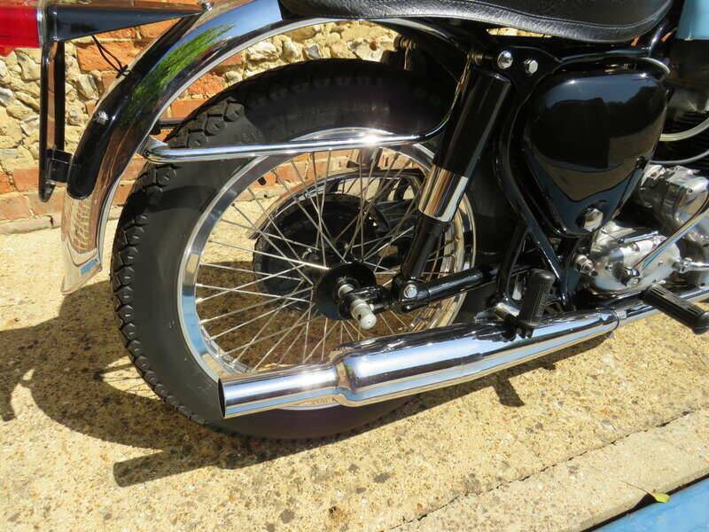 Image 36/45 of BSA A 10 Rocket Gold Star (1963)