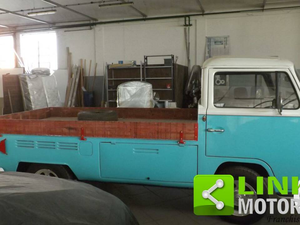 Image 4/10 de Volkswagen T2a pickup (1969)