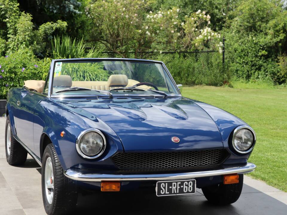 Image 42/50 of FIAT 124 Spider CS1 (1978)
