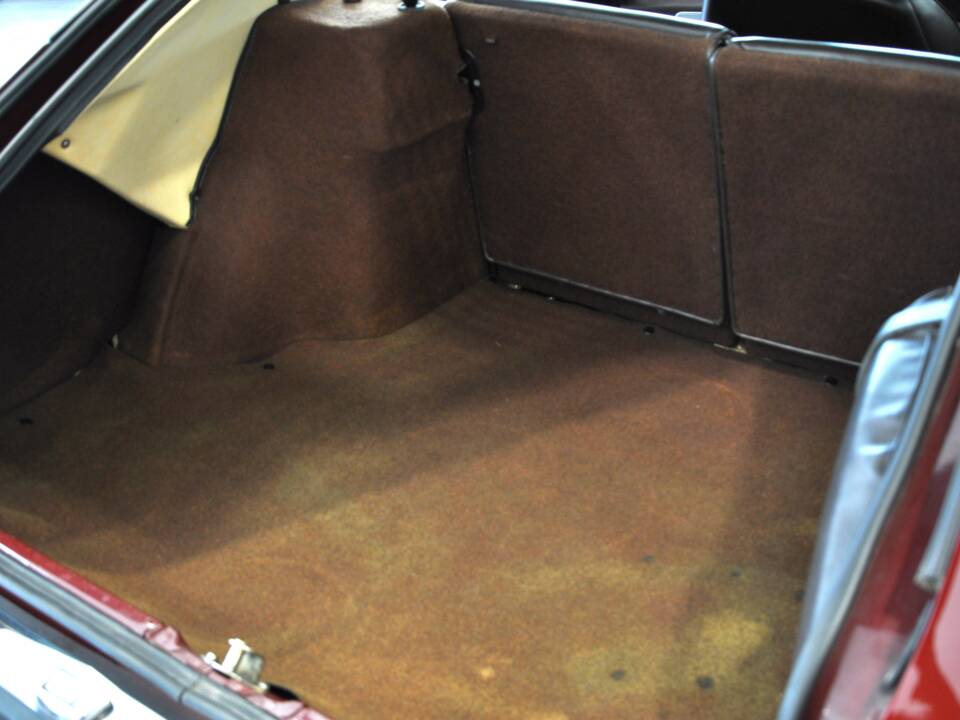 Image 32/37 of Lancia Beta HPE 1600 (1975)
