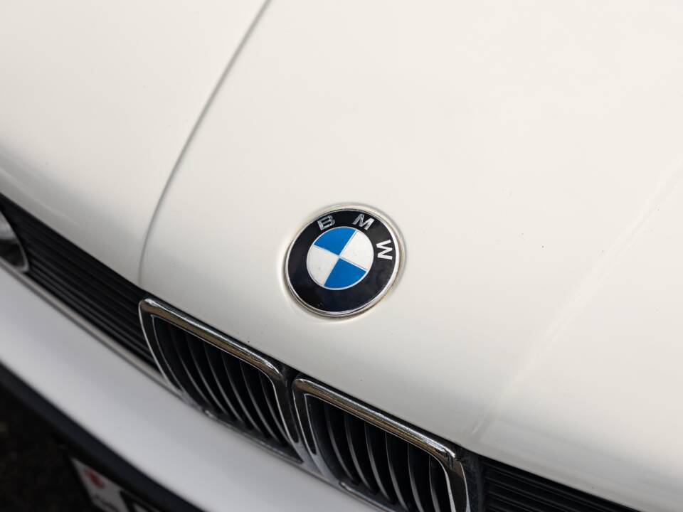 Afbeelding 27/48 van BMW 325i (1990)