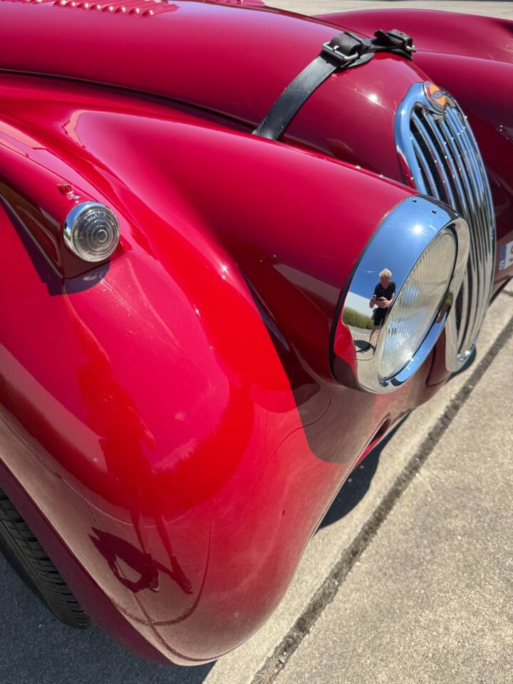 Image 24/34 of Jaguar XK 140 OTS (1955)