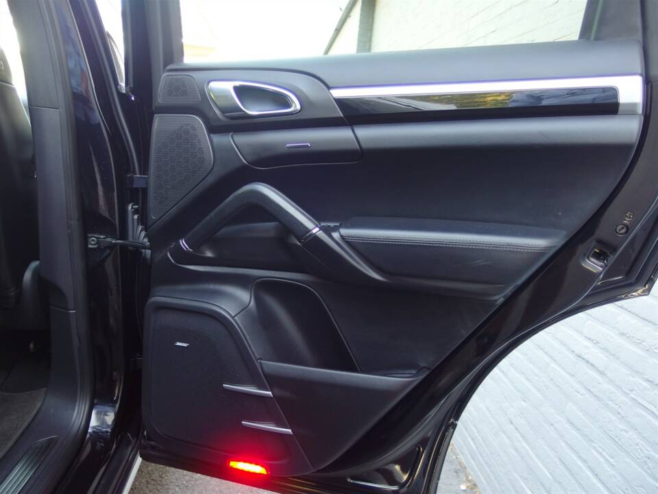Image 69/96 of Porsche Cayenne S Diesel (2013)
