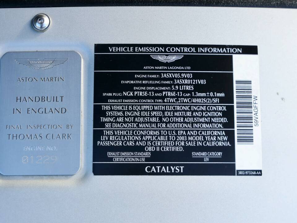 Image 34/50 of Aston Martin V12 Vanquish (2003)