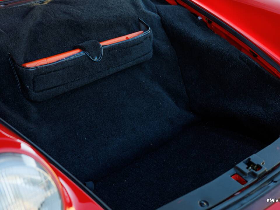 Afbeelding 28/33 van Porsche 911 Carrera 2 (1993)