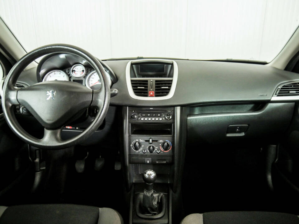 Image 7/42 of Peugeot 207 1.4 (2008)