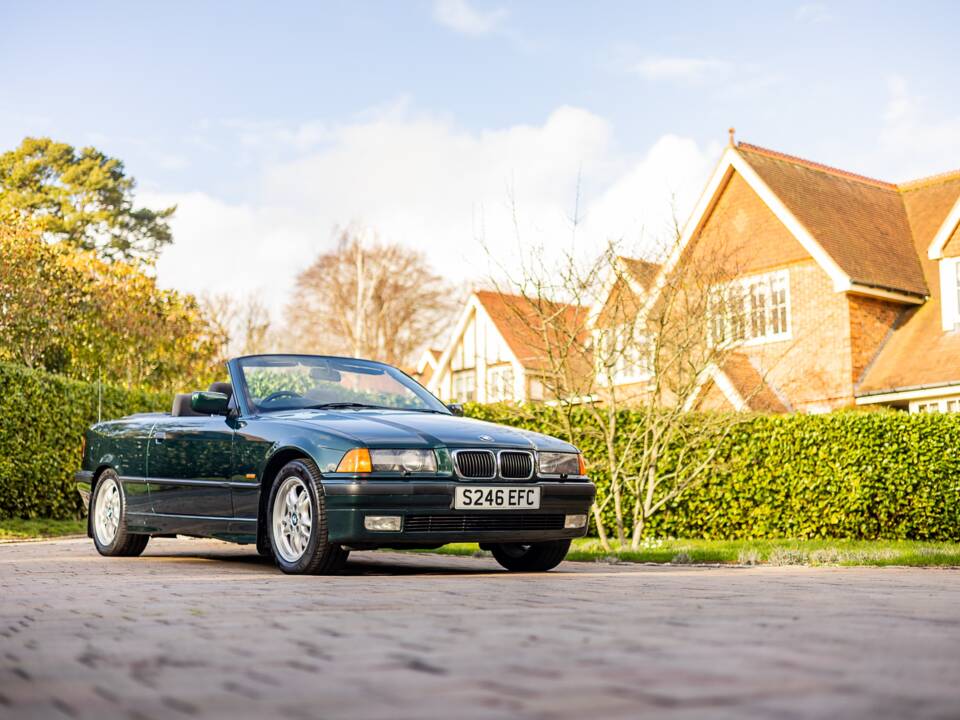 Image 13/49 of BMW 328i (1998)