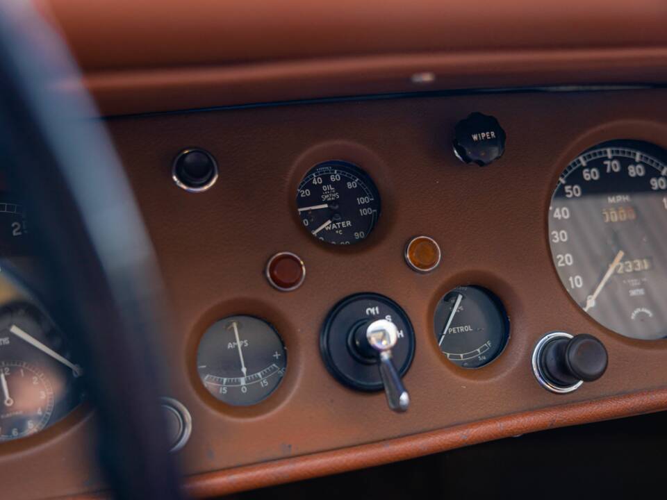 Afbeelding 32/58 van Jaguar XK 120 SE OTS (1954)