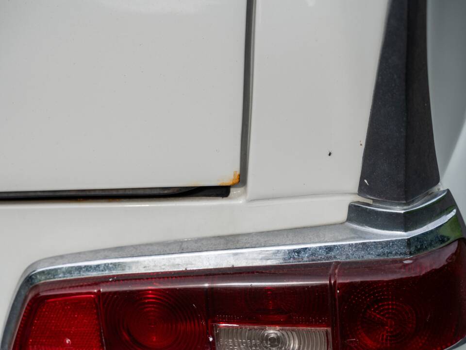 Image 21/35 of Mercedes-Benz 190 c (1965)