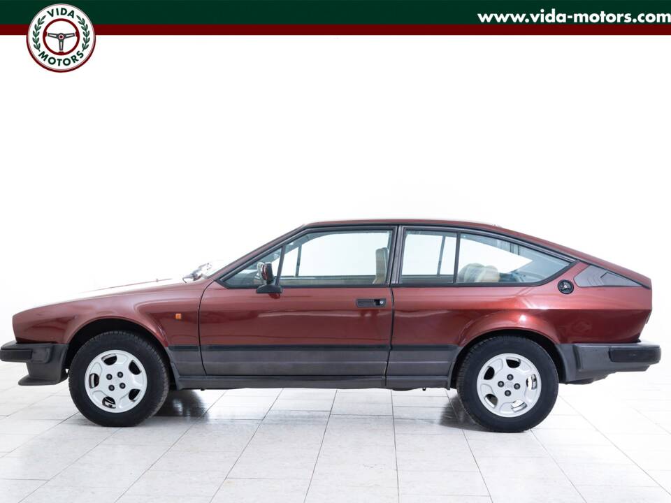 Image 3/11 of Alfa Romeo GTV 2.0 (1986)