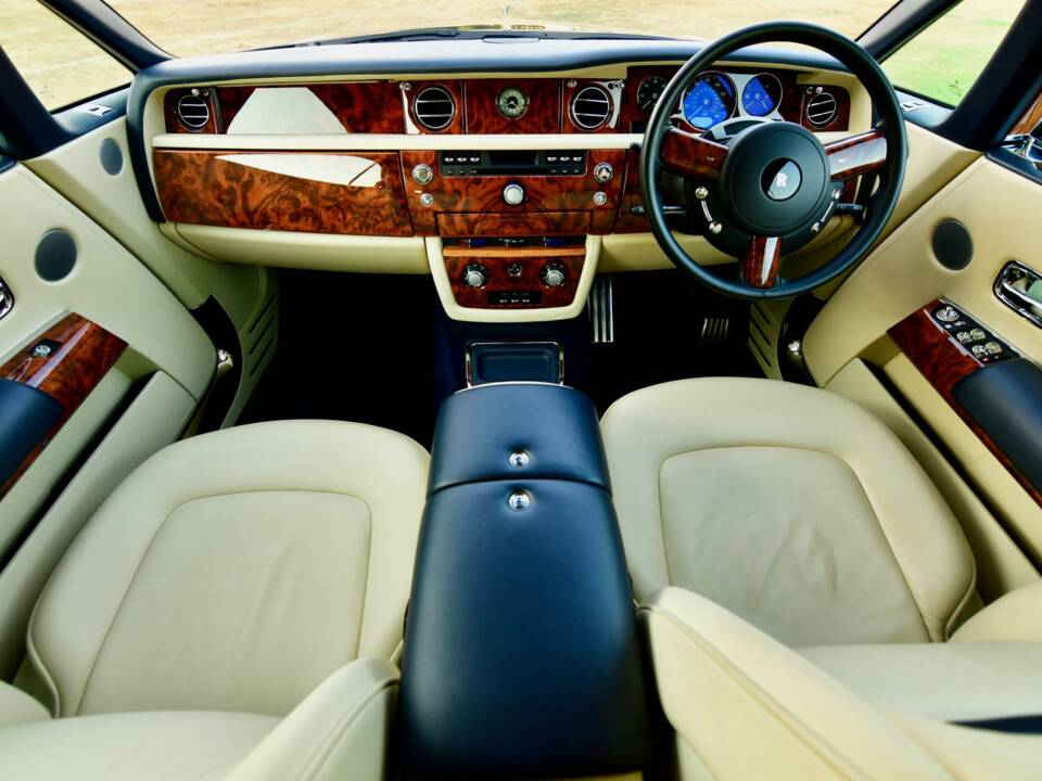 Bild 50/50 von Rolls-Royce Phantom Coupé (2010)