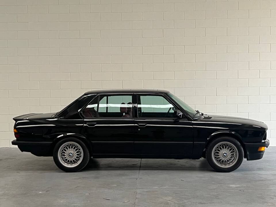 Image 2/21 de BMW M5 (1987)