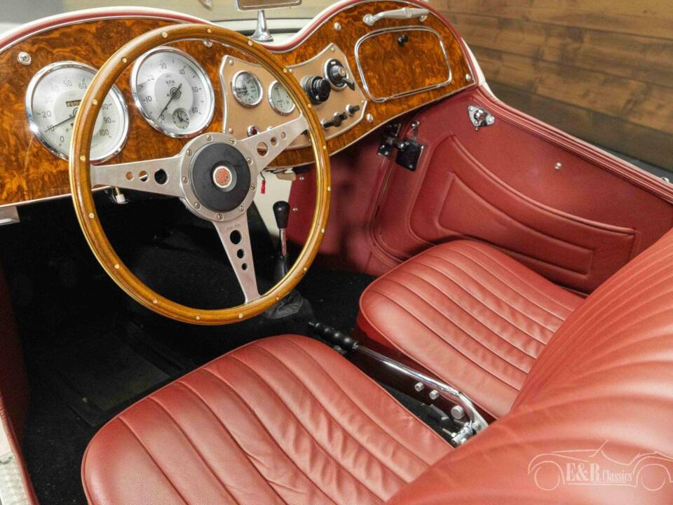 Image 3/19 of MG TD (1953)