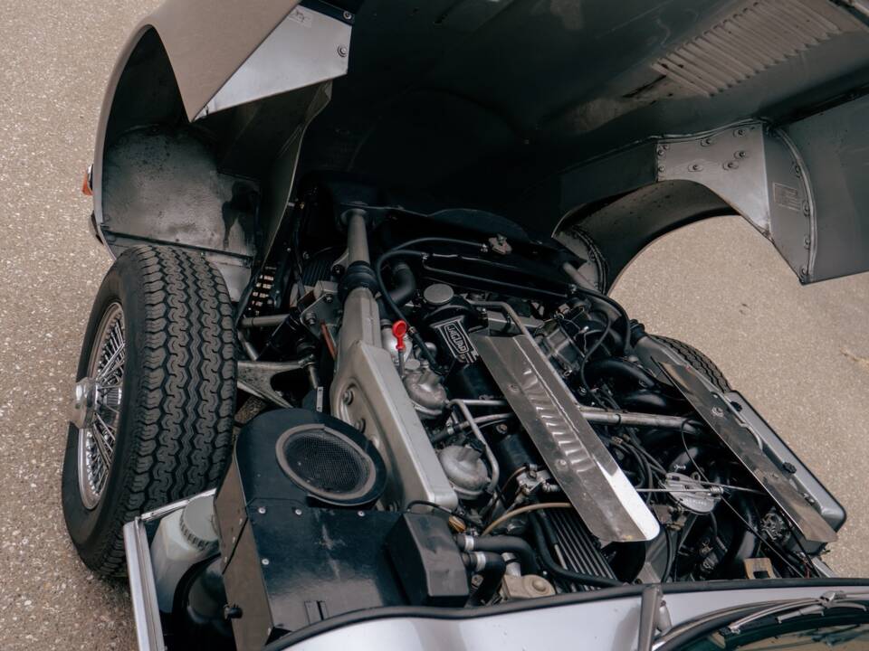 Bild 50/81 von Jaguar E-Type V12 (2+2) (1971)