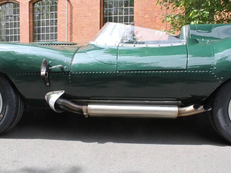 Image 12/16 of Jaguar D-Type (1964)