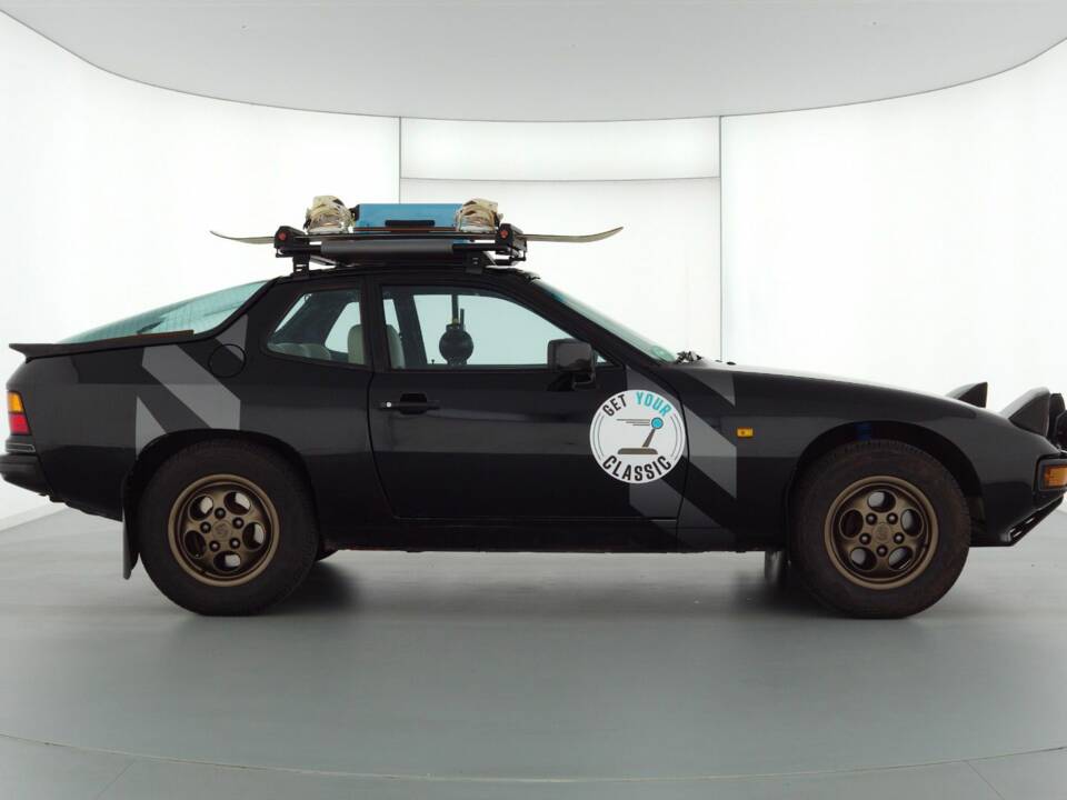 Image 8/44 of Porsche 924 S (1986)