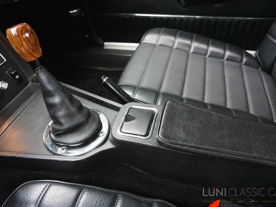 Image 39/54 de MG MGB GT (1974)