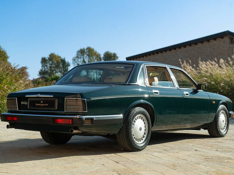 Image 7/50 de Daimler XJ 6 4.0 (1991)