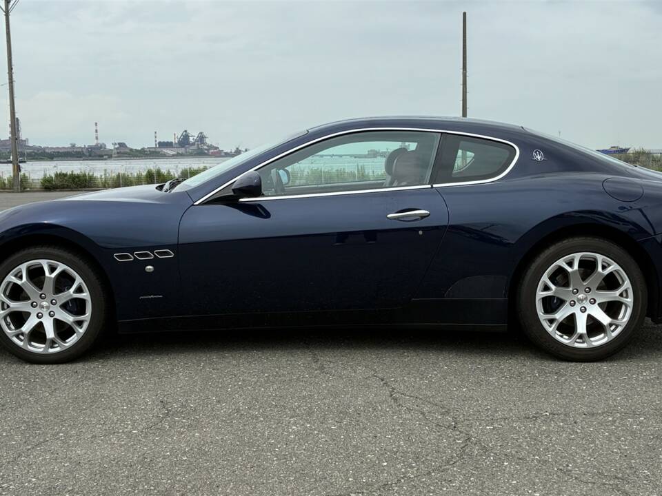 Immagine 8/39 di Maserati GranTurismo 4.2 (2008)