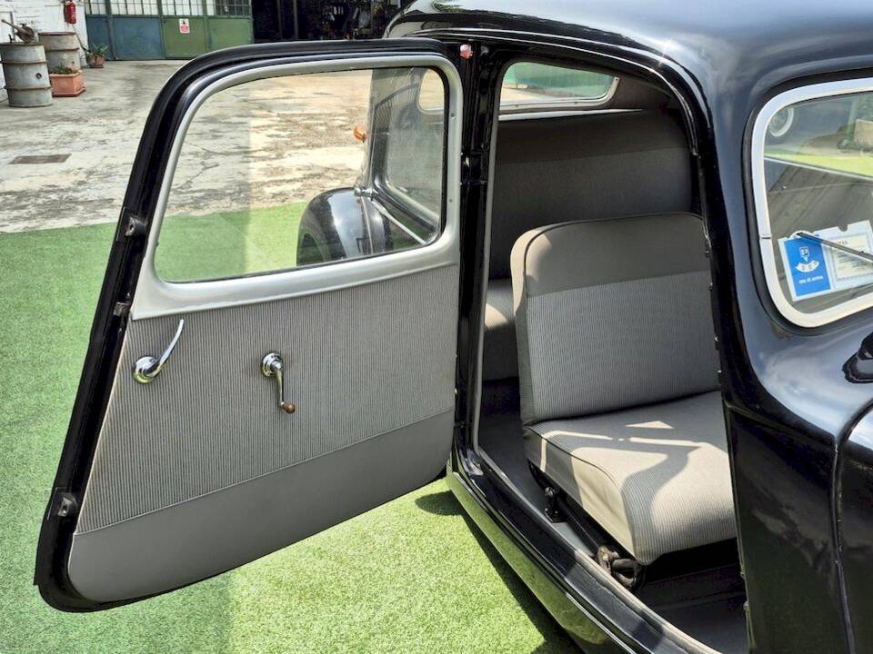 Image 25/47 of Citroën Traction Avant 11 BL (1955)