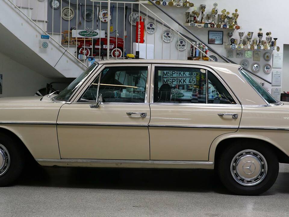 Immagine 10/27 di Mercedes-Benz 280 SE 4,5 (1971)