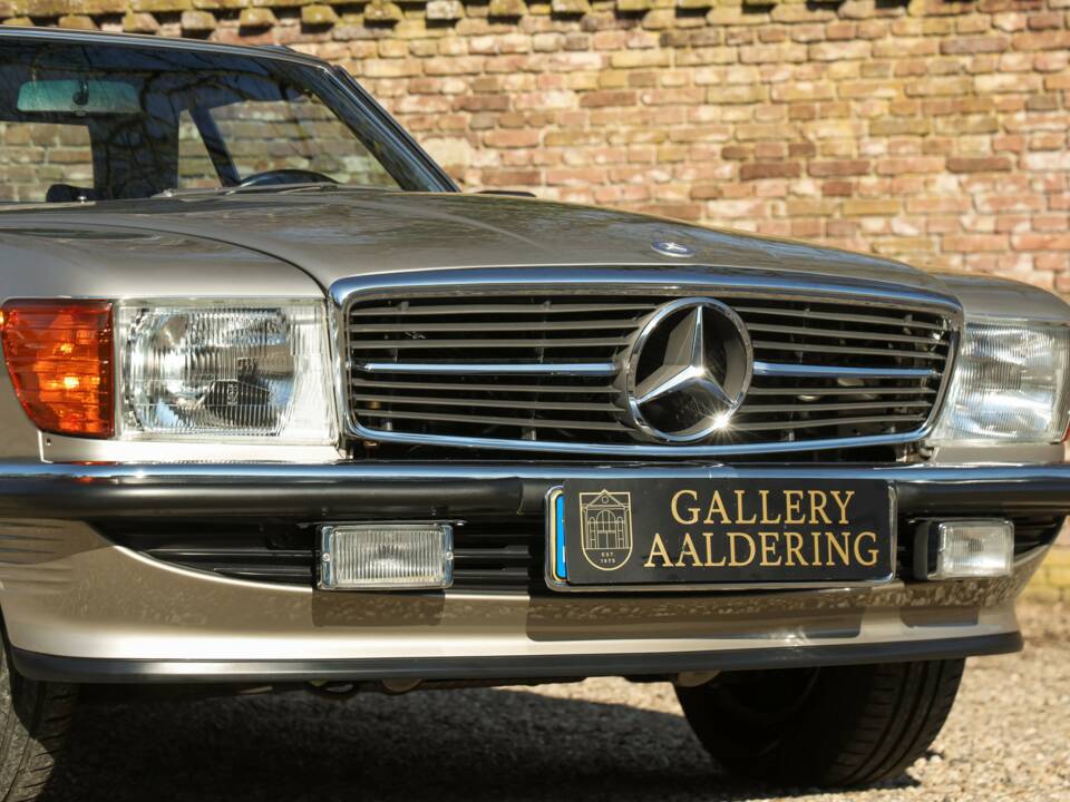 Bild 27/50 von Mercedes-Benz 560 SL (1987)