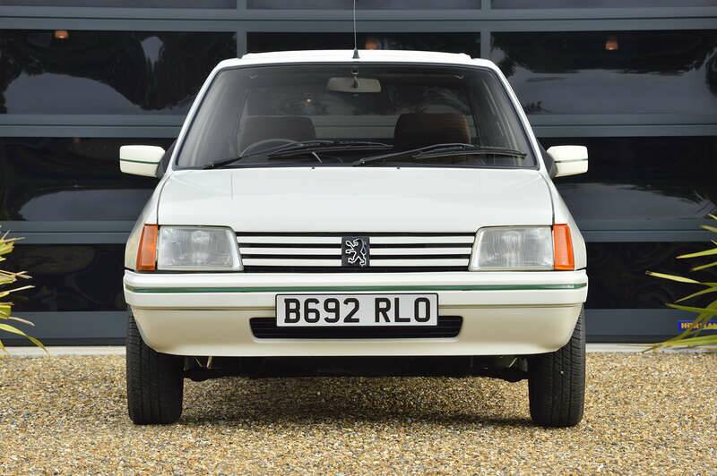 Image 8/35 of Peugeot 205 (1985)