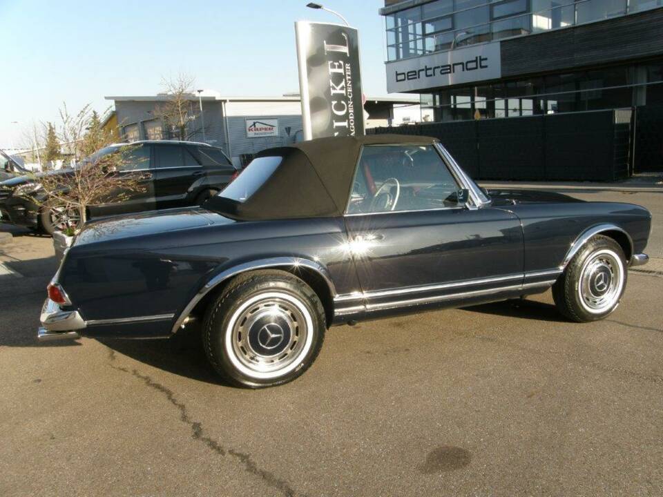 Image 2/4 of Mercedes-Benz 280 SL (1968)