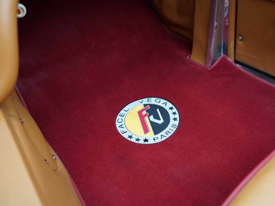 Image 13/17 of Facel Vega Facel III (1964)