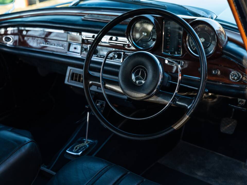 Afbeelding 32/45 van Mercedes-Benz 300 SE (1965)