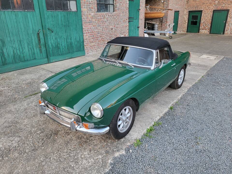 Image 42/58 of MG MGB (1971)