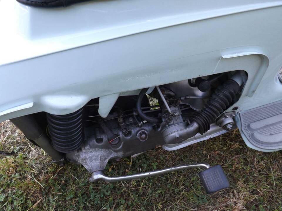 Image 19/50 de Innocenti Lambretta J50 (1967)