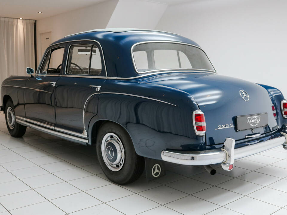 Afbeelding 3/18 van Mercedes-Benz 220 SE (1958)
