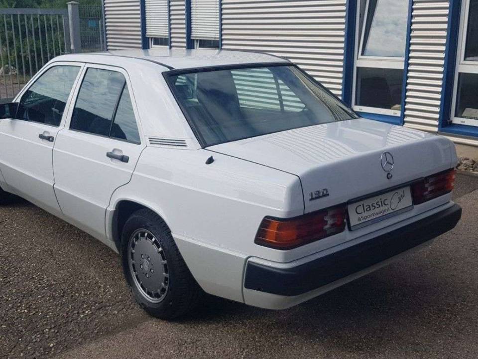 Image 2/23 of Mercedes-Benz 190 (1988)