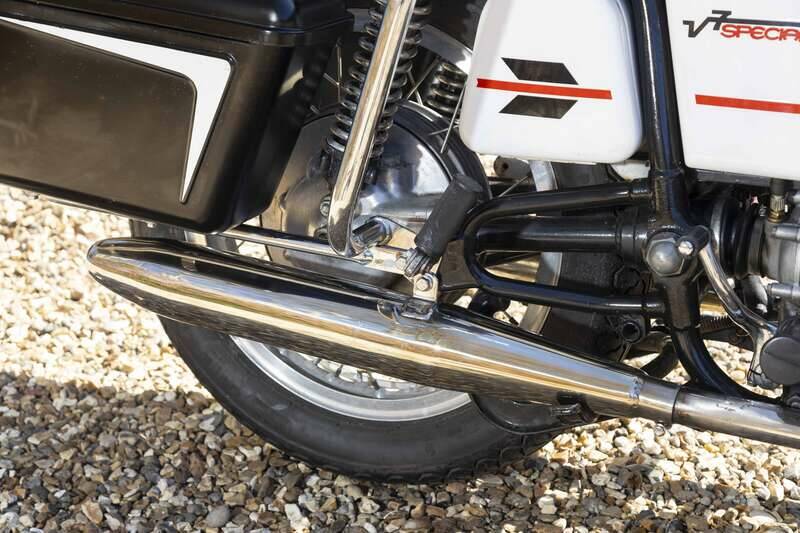 Image 12/36 of Moto Guzzi V 7 Special (1970)
