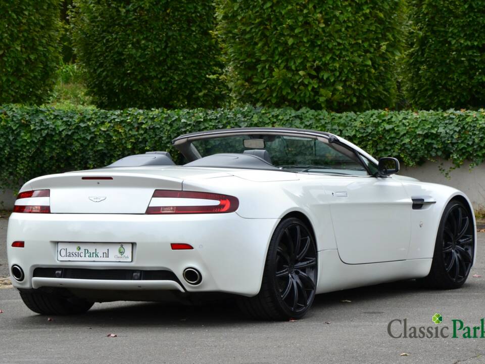 Image 17/50 of Aston Martin V8 Vantage (2007)