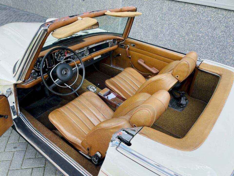 Image 22/36 of Mercedes-Benz 280 SL (1969)