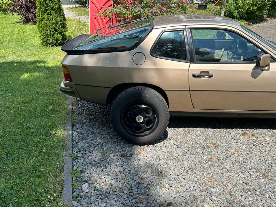 Image 11/12 of Porsche 924 S (1987)