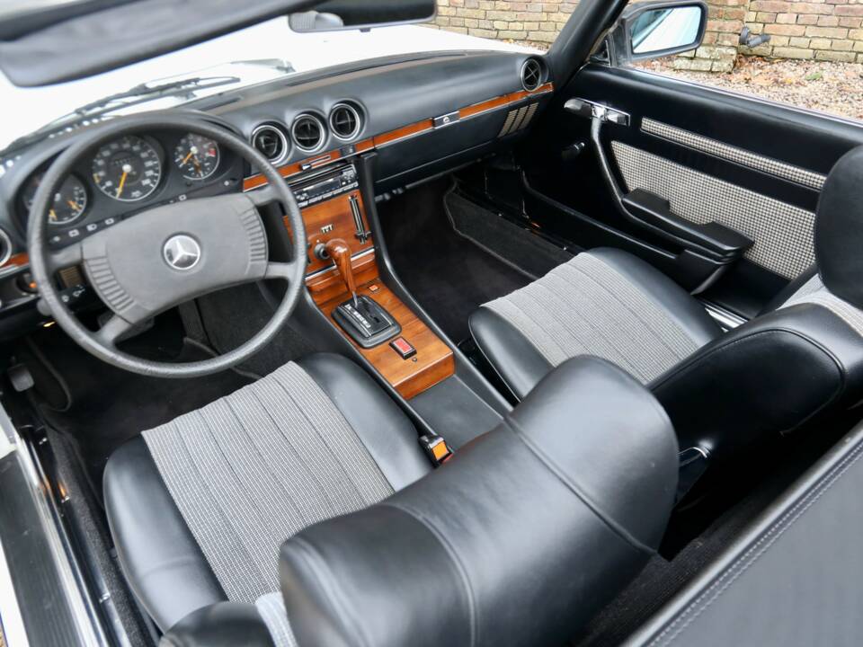 Image 41/50 de Mercedes-Benz 280 SL (1977)