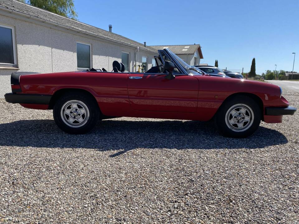 Image 6/56 of Alfa Romeo 2.0 Spider (1986)